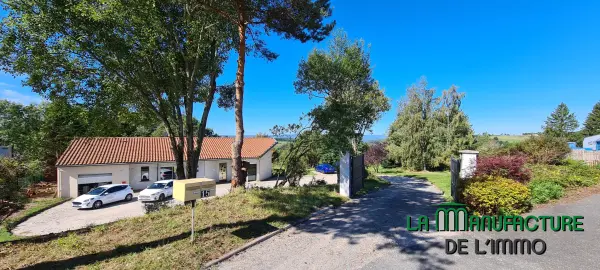 Saint-Just-Malmont 43240 – Vente bureaux 8&nbsp;pièces 4&nbsp;chambres
