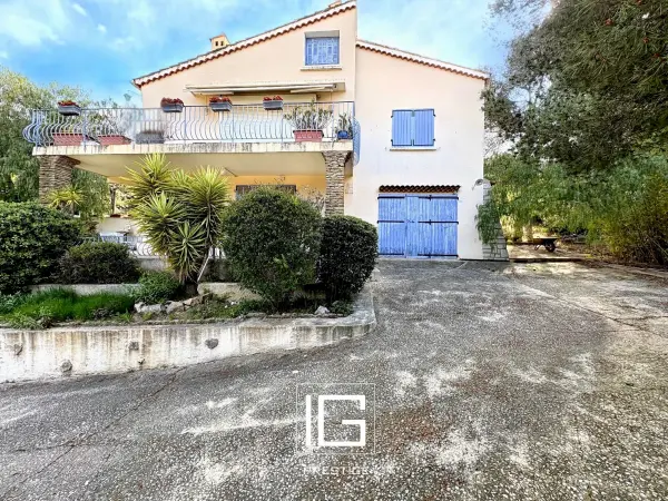 Bandol 83150 – Vente maison/villa 7&nbsp;pièces 4&nbsp;chambres