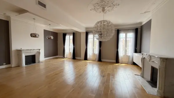 Toulon 83000 – Vente appartement 5&nbsp;pièces 4&nbsp;chambres