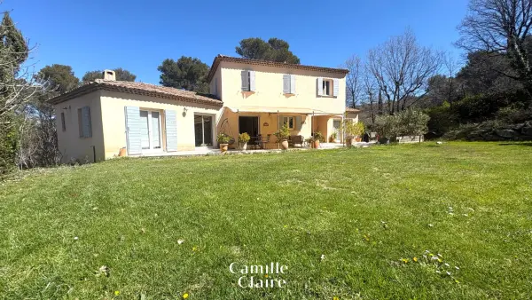 Trets 13530 – Vente maison/villa 8&nbsp;pièces 5&nbsp;chambres