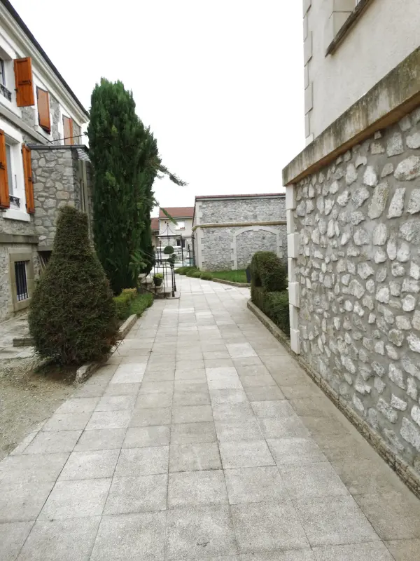 Tain-l&rsquo;Hermitage 26600 – Vente immeuble 21&nbsp;pièces 11&nbsp;chambres