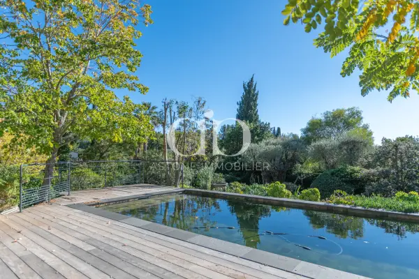 Sanary-sur-Mer 83110 – Vente de prestige maison/villa 6&nbsp;pièces 5&nbsp;chambres