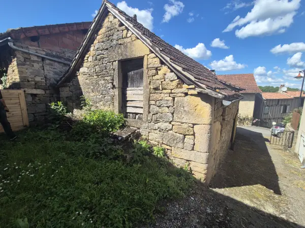 Parisot 82160 – Vente parking/box