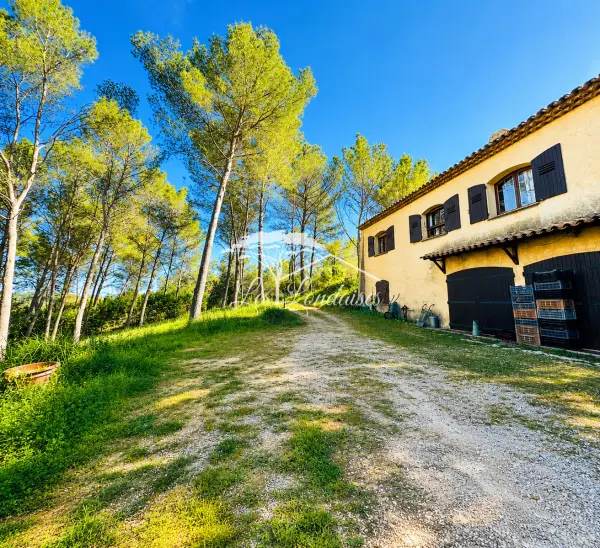 La Londe-les-Maures 83250 – Vente maison/villa 5&nbsp;pièces 4&nbsp;chambres