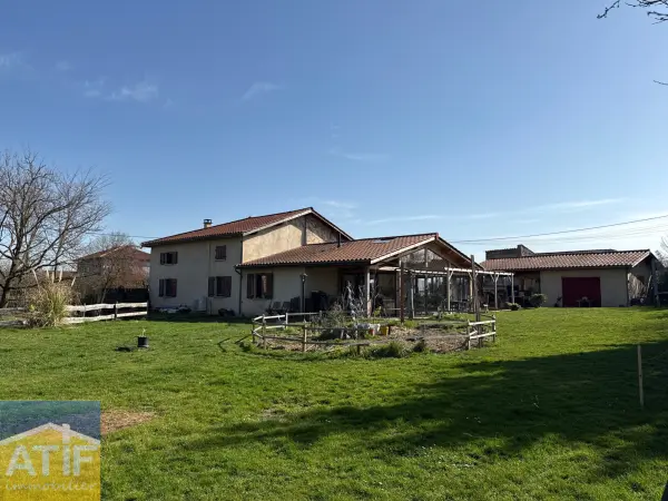 Saint-Germain-Laval 42260 – Vente maison/villa 7&nbsp;pièces 5&nbsp;chambres