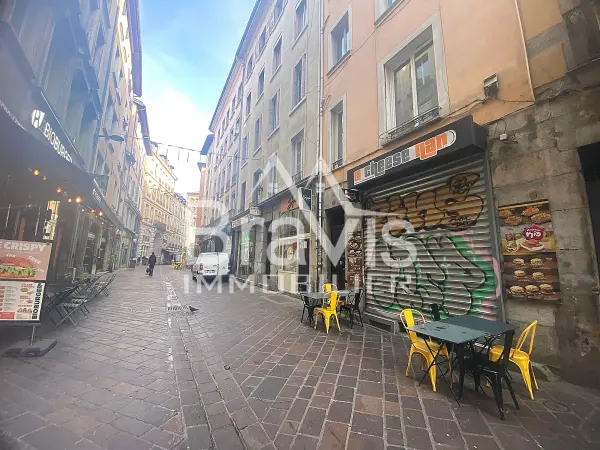 Grenoble 38000 – Location local