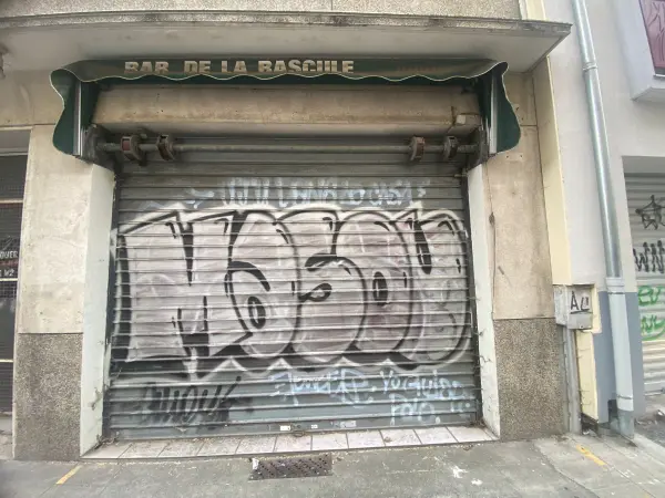 Grenoble 38100 – Vente local