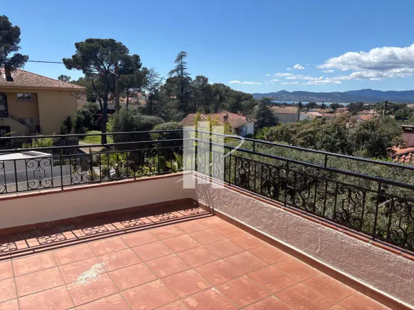 Saint-Raphaël 83700 – Vente appartement 5&nbsp;pièces 4&nbsp;chambres