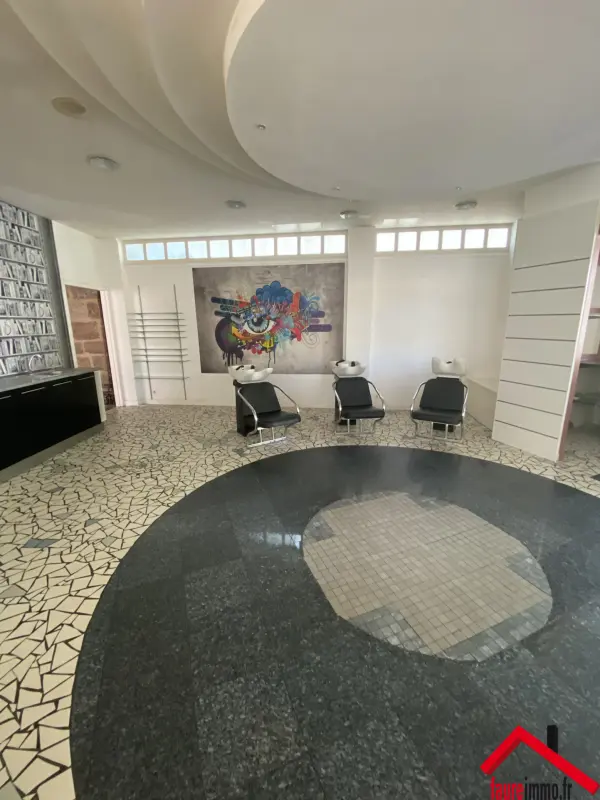 Objat 19130 – Location local