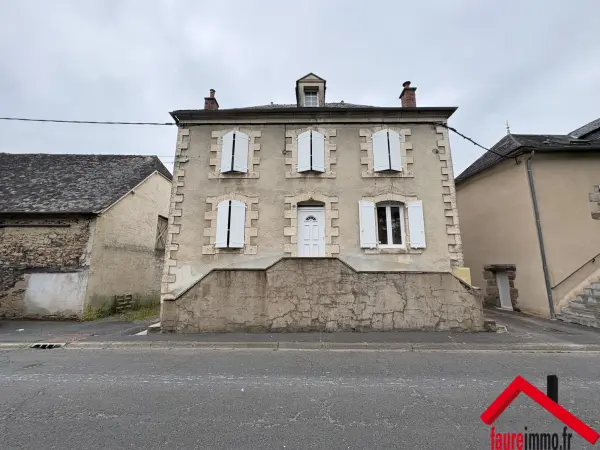 Allassac 19240 – Vente immeuble 6&nbsp;pièces 4&nbsp;chambres