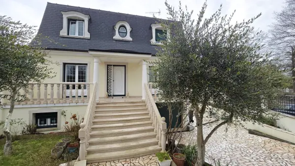 Le Plessis-Trévise 94420 – Vente maison/villa 6&nbsp;pièces 4&nbsp;chambres