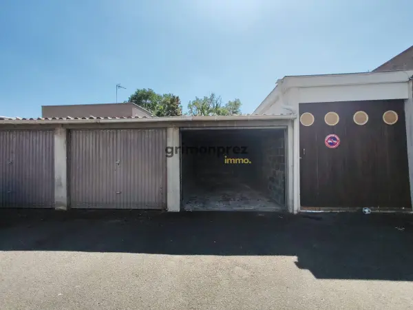Roubaix 59100 – Location parking/box