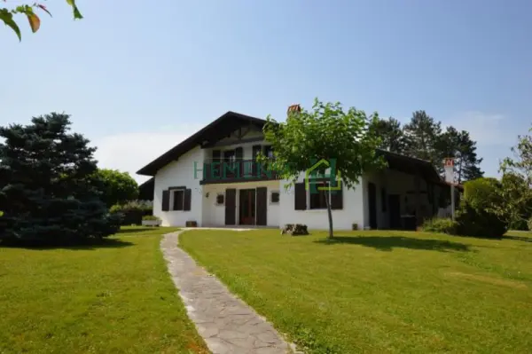 Sauveterre-de-Béarn 64390 – Vente maison/villa 6&nbsp;pièces 4&nbsp;chambres