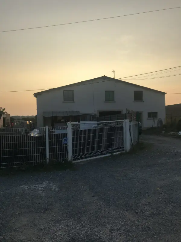Senillé-saint-sauveur 86100 – Vente immeuble