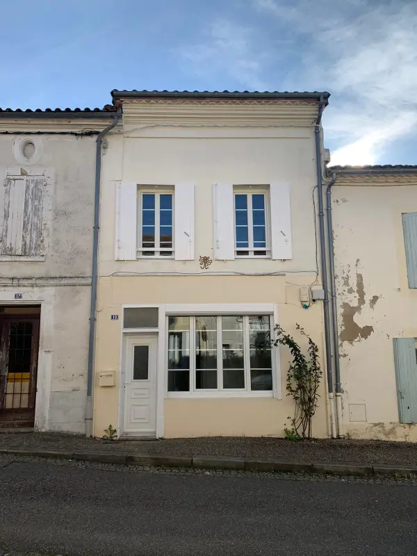 Sauveterre-de-Guyenne 33540 – Location maison/villa 4&nbsp;pièces 2&nbsp;chambres