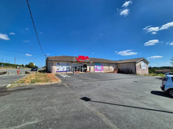 Sauveterre-de-Guyenne 33540 – Vente parking/box