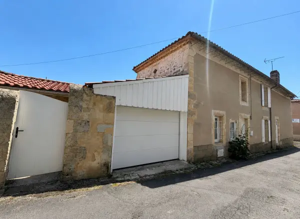 Sauveterre-de-Guyenne 33540 – Vente immeuble 3&nbsp;chambres