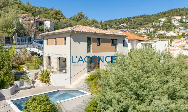 Hyères 83400 – Vente maison/villa 4&nbsp;pièces 3&nbsp;chambres