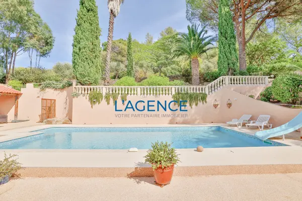 Carqueiranne 83320 – Vente maison/villa 10&nbsp;pièces 7&nbsp;chambres