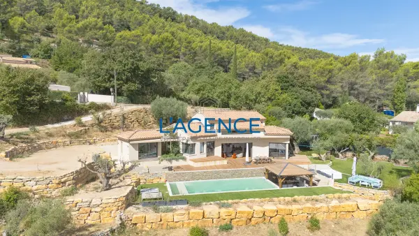 Solliès-Ville 83210 – Vente maison/villa 5&nbsp;pièces 4&nbsp;chambres