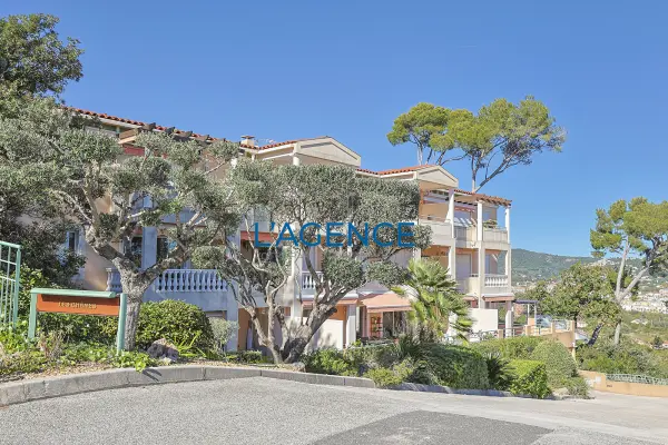 Hyères 83400 – Vente appartement 4&nbsp;pièces 3&nbsp;chambres