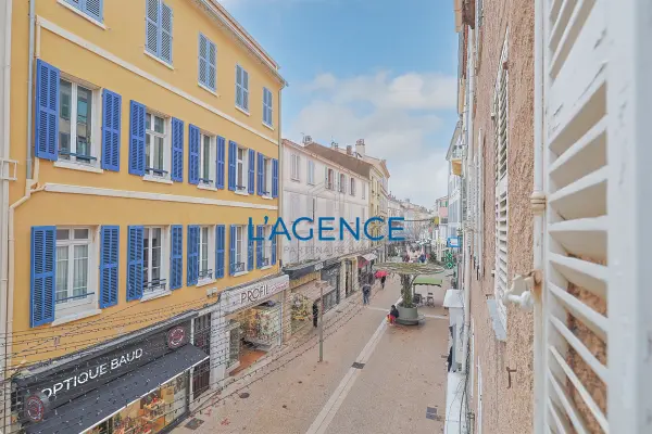 Hyères 83400 – Vente appartement 3&nbsp;pièces 2&nbsp;chambres