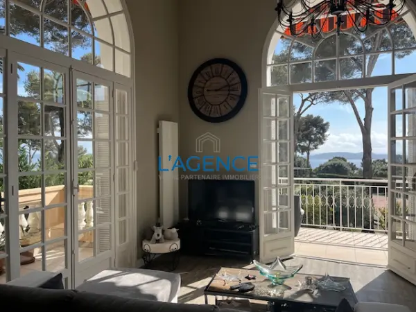 Hyères 83400 – Vente appartement 3&nbsp;pièces 2&nbsp;chambres