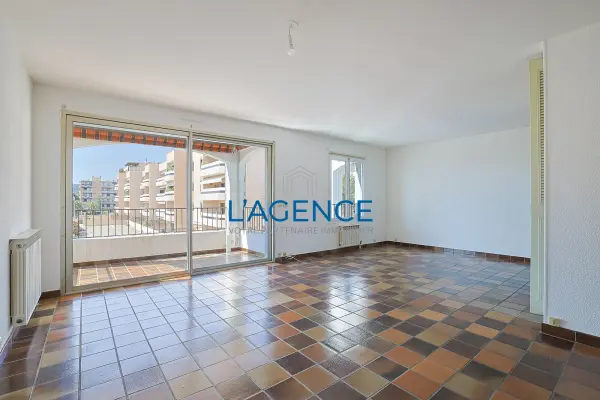Hyères 83400 – Vente appartement 4&nbsp;pièces 2&nbsp;chambres