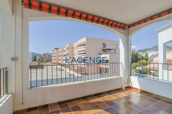 Hyères 83400 – Vente appartement 4&nbsp;pièces 2&nbsp;chambres