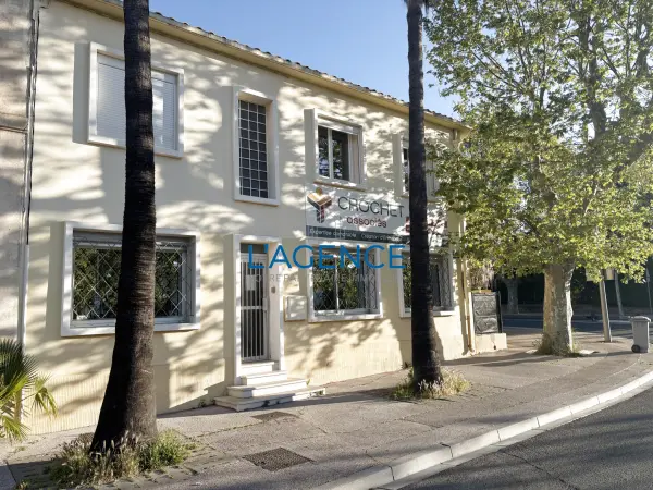 Hyères 83400 – Vente local 11&nbsp;pièces 11&nbsp;chambres