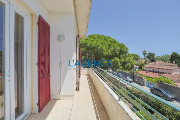 Hyères 83400 – Vente appartement 5&nbsp;pièces 4&nbsp;chambres