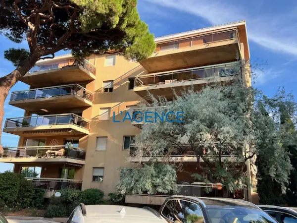 Hyères 83400 – Vente appartement 2&nbsp;pièces 1&nbsp;chambre