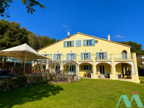 Signes 83870 – Vente maison/villa 11&nbsp;pièces 9&nbsp;chambres