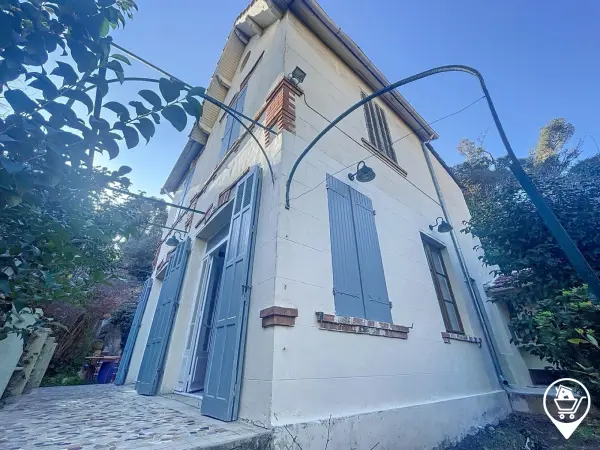 Marseille 13008 – Location maison/villa 7&nbsp;pièces 4&nbsp;chambres