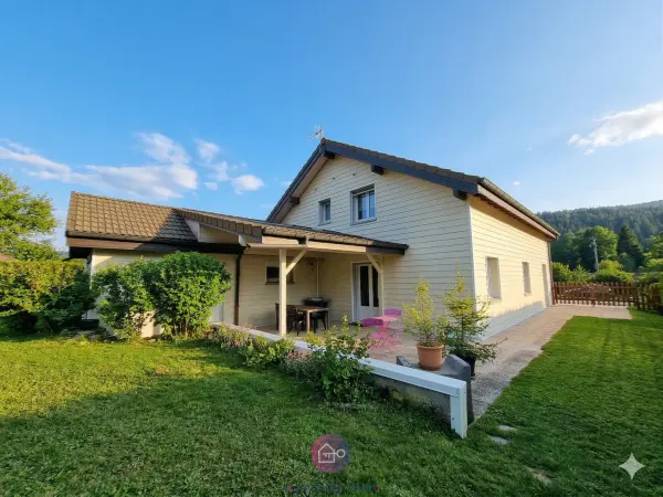 La Cluse-et-Mijoux 25300 – Vente maison/villa 7&nbsp;pièces 3&nbsp;chambres