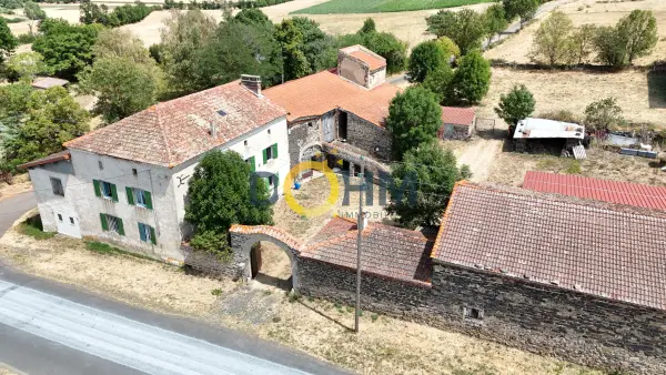 Espalem 43450 – Vente maison/villa 7&nbsp;pièces 5&nbsp;chambres