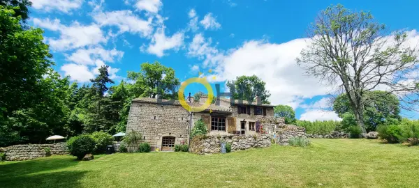 Saint-Bonnet-le-Château 42380 – Vente maison/villa 12&nbsp;pièces 8&nbsp;chambres