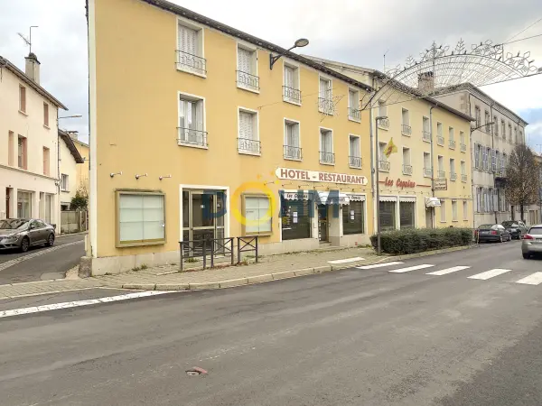 Ambert 63600 – Vente immeuble