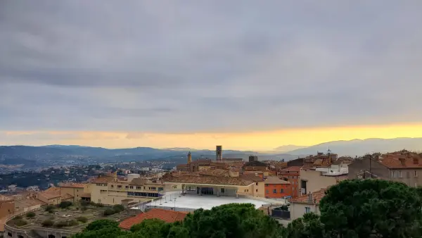 Grasse 06130 – Location bureaux