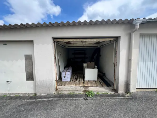 Lorient 56100 – Location parking/box