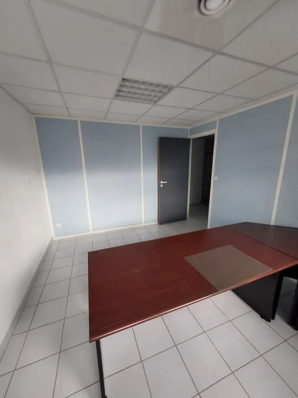 Nîmes 30900 – Location bureaux 3&nbsp;pièces