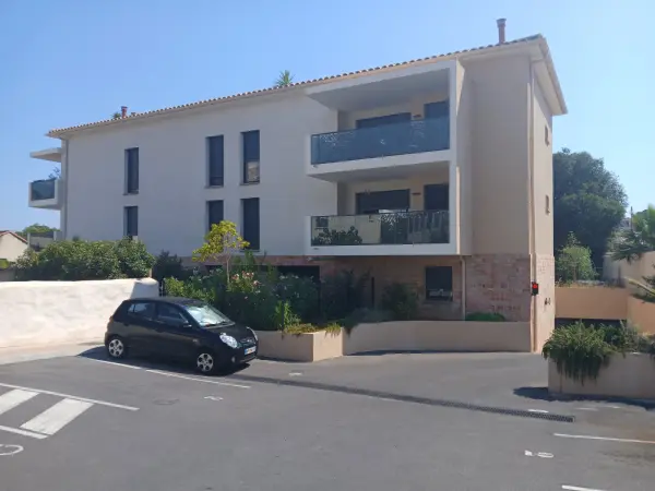 Toulon 83200 – Vente parking/box