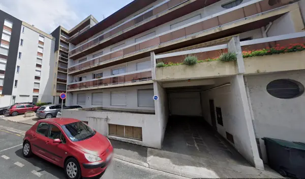 Vierzon 18100 – Location parking/box