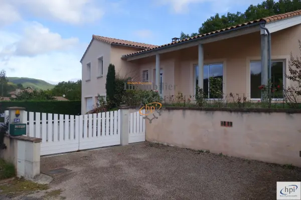 Vabres-l&rsquo;Abbaye 12400 – Location maison/villa 5&nbsp;pièces 4&nbsp;chambres