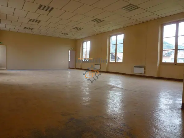 Saint-Affrique 12400 – Location local 3&nbsp;pièces