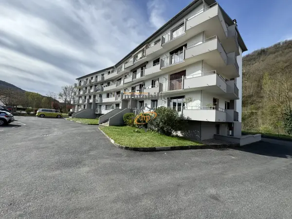 Saint-Affrique 12400 – Location appartement 2&nbsp;pièces 1&nbsp;chambre