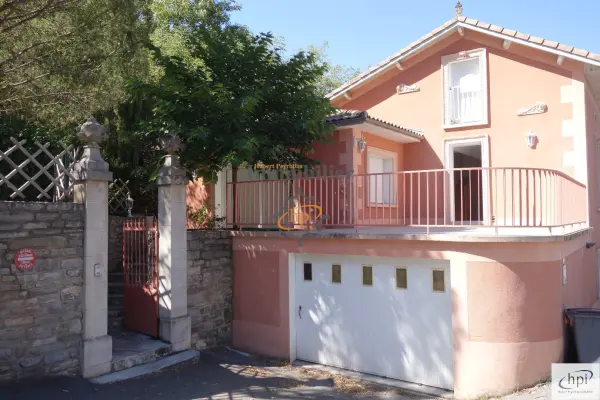 Saint-Affrique 12400 – Location appartement 4&nbsp;pièces 3&nbsp;chambres