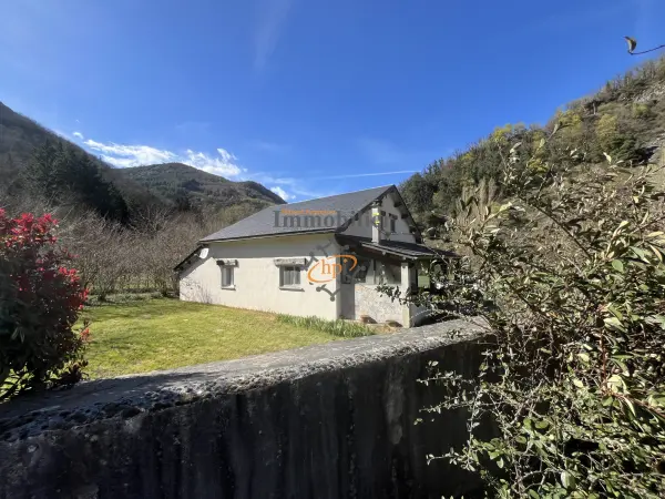 Brusque 12360 – Vente maison/villa 7&nbsp;pièces 3&nbsp;chambres