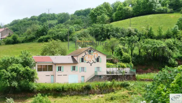 Laval-Roquecezière 12380 – Vente maison/villa 10&nbsp;pièces 4&nbsp;chambres