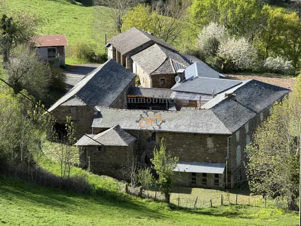 Saint-Sernin-sur-Rance 12380 – Vente maison/villa 10&nbsp;pièces 9&nbsp;chambres